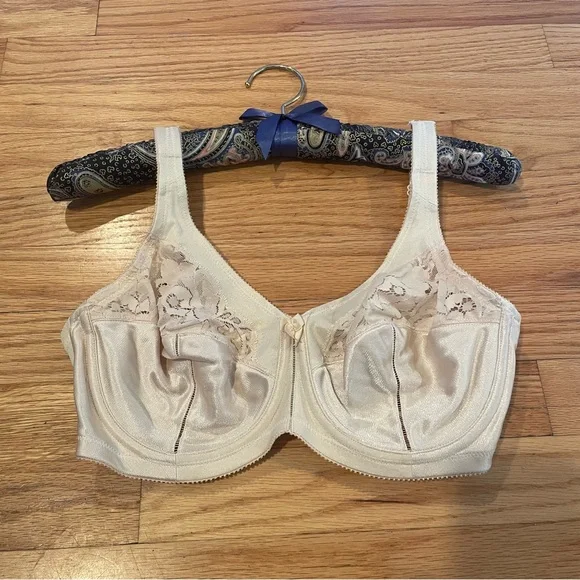 2FOR$30 Vintage Lilyette Nude Satin Bra With Underwire & Lace Size 34D - Picture 3 of 14
